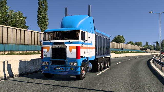 ETS2 1.58 – Freightliner FLB Custom ETS2 1.58 - Freightliner FLB Custom Front view