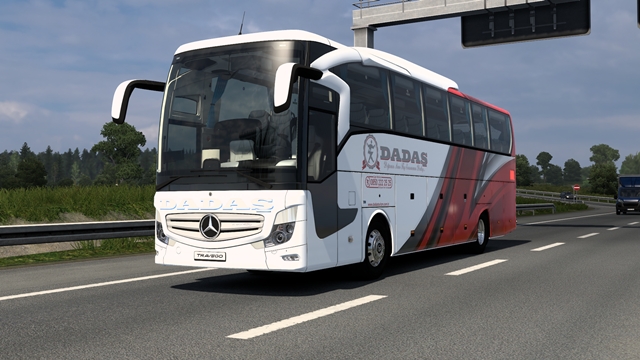 ETS2 1.58 – Mercedes-Benz Travego 15 SHD Euro 6 Dadas Tourism Skin ETS2 1.58 - Mercedes-Benz Travego 15 SHD Euro 6 Dadas Tourism Skin Front view