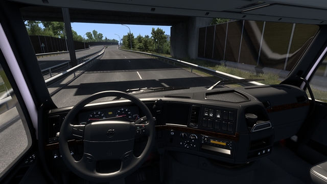 Volvo FH12 380 interior view